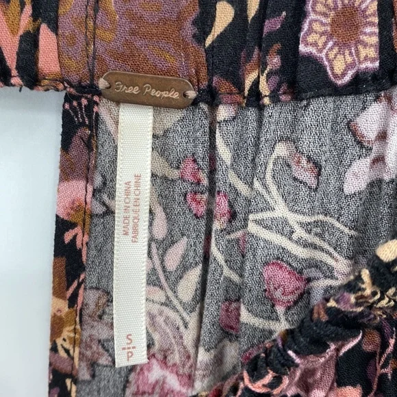 Free People Pretty & Free Black Floral Print Romper Boho Cut Out Back Size Small - Picture 7 of 12
